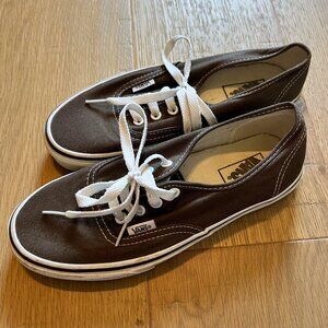 Vans Authentic Sneakers in Brown